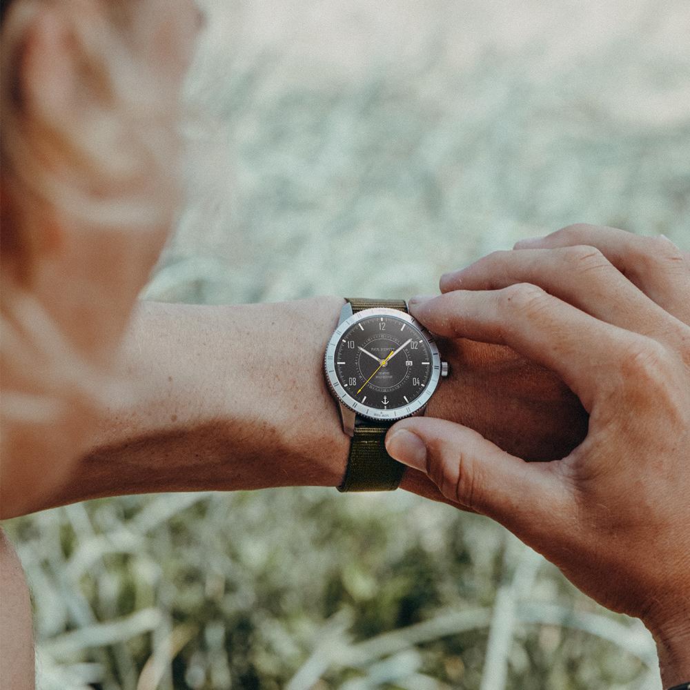 TideRunner ピュアブラック/シルバーメタル - ポールヒューイット日本公式サイト