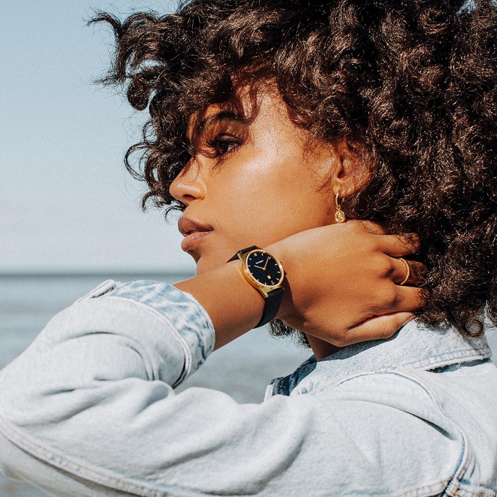 【WEB先行販売】Praia ブラック/ゴールド ラバーストラップ - ポールヒューイット日本公式サイト